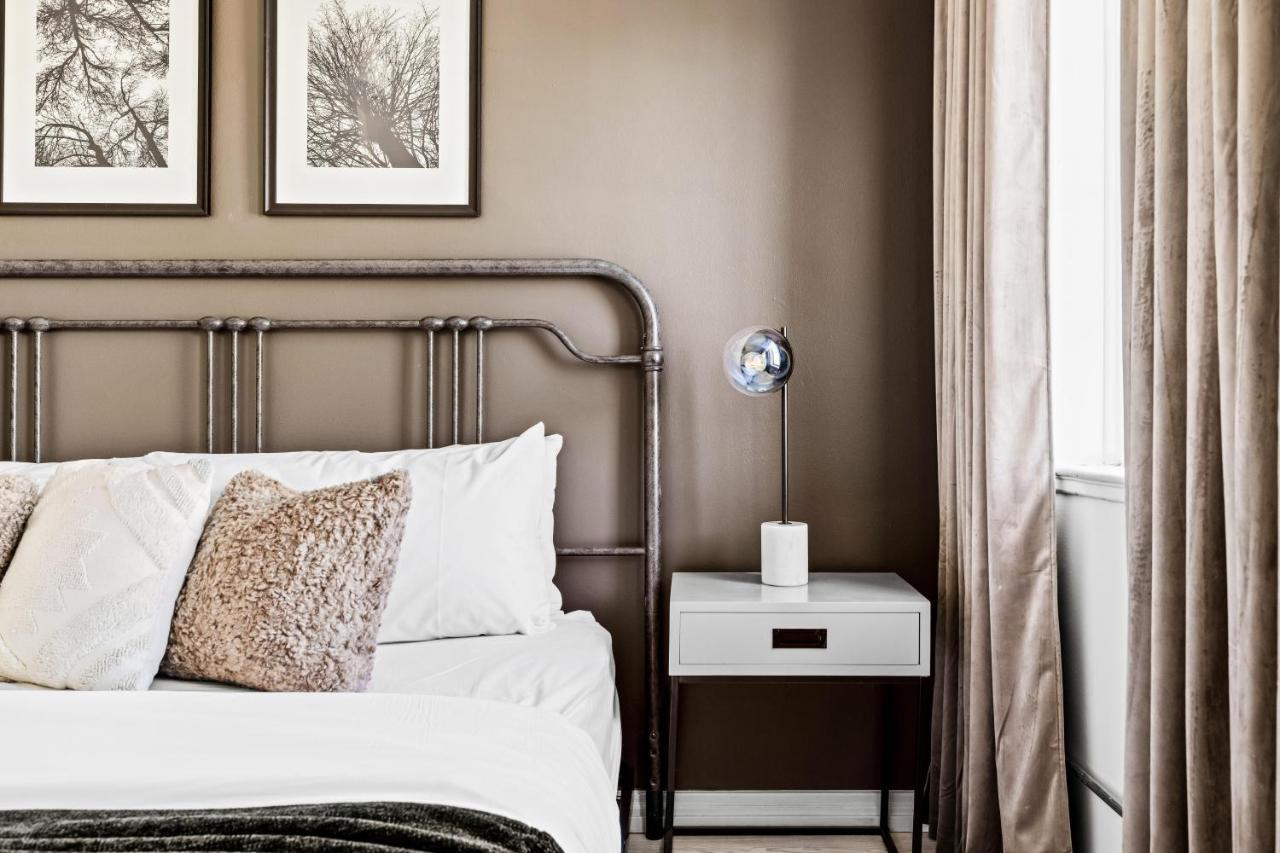 New Stylish Sanctuary - King Beds - Sloans *